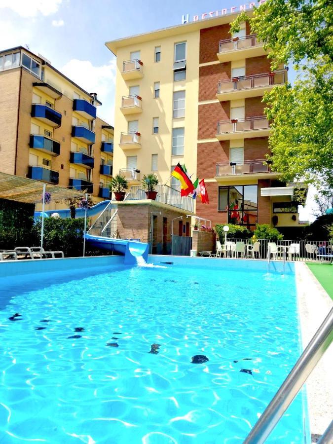 Club Hotel Residence Cesenatico Exterior foto