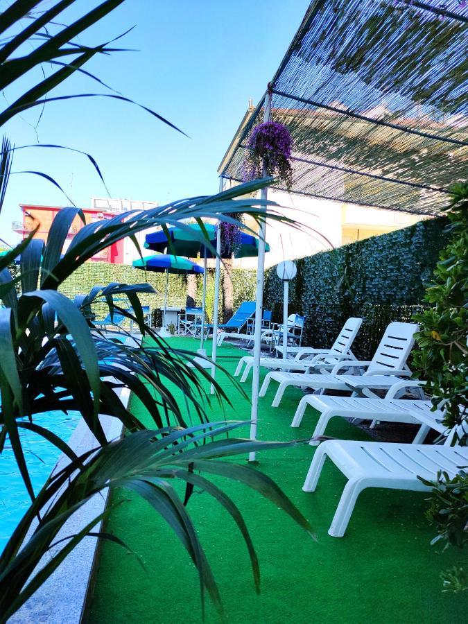 Club Hotel Residence Cesenatico Exterior foto