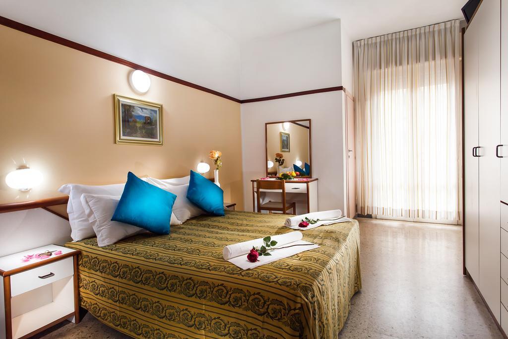 Club Hotel Residence Cesenatico Habitación foto